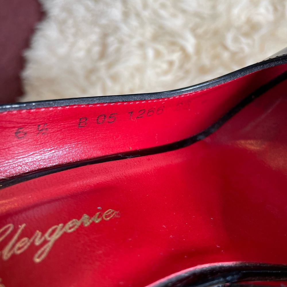 Robert Clergerie black patent leather Red leather lined peep toe heels - Picture 4 of 9